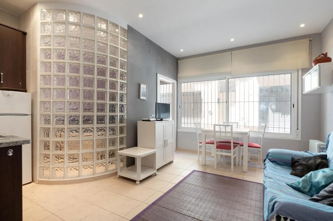 公寓 Hauzify I Apartament Subirats 桑特费柳德吉克索尔斯