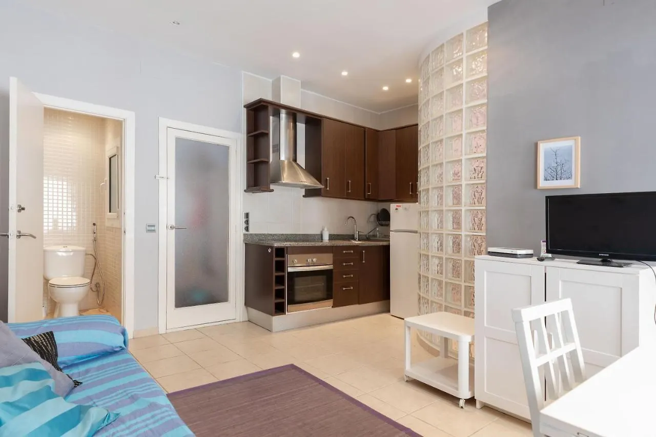 Hauzify I Apartament Subirats 桑特费柳德吉克索尔斯 0*,  西班牙
