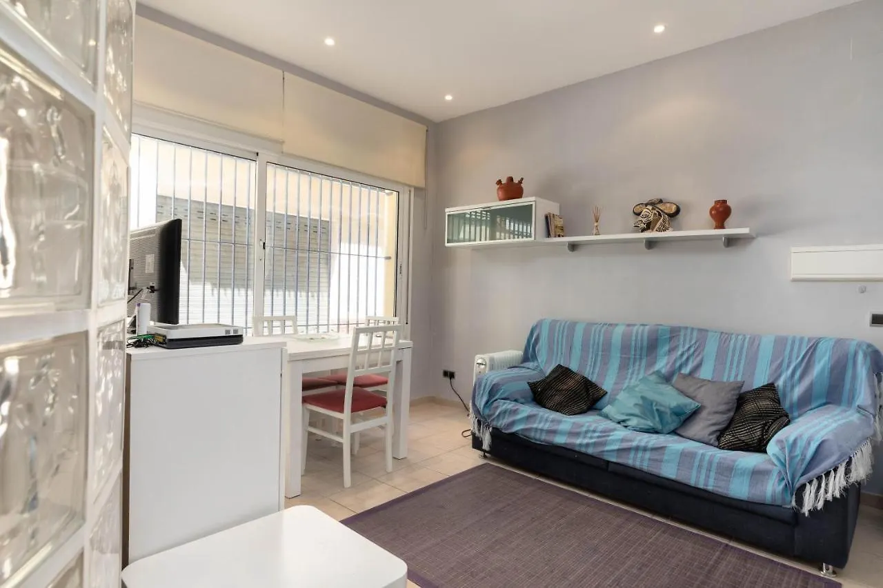 Hauzify I Apartament Subirats 桑特费柳德吉克索尔斯